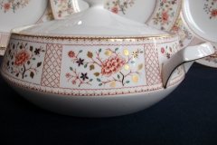 ROYAL CROWN DERBY LUCIENNE #A1266- COVERED SERVING BOWL   .....   http://jaapiesfinechinastore.com