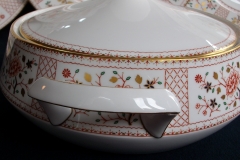 ROYAL CROWN DERBY LUCIENNE #A1266- COVERED SERVING BOWL   .....   https://www.jaapiesfinechinastore.com