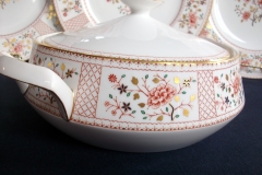 ROYAL CROWN DERBY LUCIENNE #A1266- COVERED SERVING BOWL   .....   https://www.jaapiesfinechinastore.com