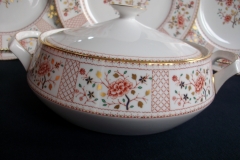 ROYAL CROWN DERBY LUCIENNE #A1266- COVERED SERVING BOWL   .....   https://www.jaapiesfinechinastore.com