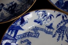 ROYAL CROWN DERBY MIKADO- BERRY BOWL   .....   http://jaapiesfinechinastore.com