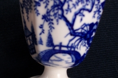 ROYAL CROWN DERBY MIKADO- EGG CUP   .....   https://www.jaapiesfinechinastore.com