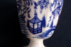 ROYAL CROWN DERBY MIKADO- EGG CUP   .....   http://jaapiesfinechinastore.com