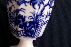 ROYAL CROWN DERBY MIKADO- EGG CUP   .....   https://www.jaapiesfinechinastore.com