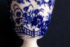 ROYAL CROWN DERBY MIKADO- EGG CUP   .....   https://www.jaapiesfinechinastore.com