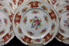 REGENCY FLORAL SPRAYS, MAROON & TAN CARTOUCHE-  DINNER PLATE  10 5/8"   .....   http://jaapiesfinechinastore.com