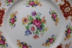 REGENCY FLORAL SPRAYS, MAROON & TAN CARTOUCHE-  DINNER PLATE  10 5/8"   .....   http://jaapiesfinechinastore.com
