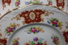 REGENCY FLORAL SPRAYS, MAROON & TAN CARTOUCHE-  DINNER PLATE  10 5/8"   .....   http://jaapiesfinechinastore.com