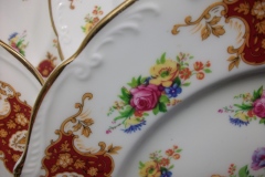 REGENCY FLORAL SPRAYS, MAROON & TAN CARTOUCHE-  DINNER PLATE  10 5/8"   .....   https://www.jaapiesfinechinastore.com