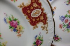 REGENCY FLORAL SPRAYS, MAROON & TAN CARTOUCHE-  DINNER PLATE  10 5/8"   .....   http://jaapiesfinechinastore.com