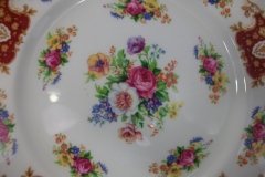 REGENCY FLORAL SPRAYS, MAROON & TAN CARTOUCHE-  DINNER PLATE  10 5/8"   .....   http://jaapiesfinechinastore.com