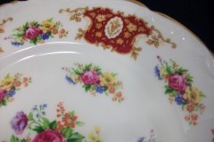REGENCY FLORAL SPRAYS, MAROON & TAN CARTOUCHE-  DINNER PLATE  10 5/8"   .....   http://jaapiesfinechinastore.com