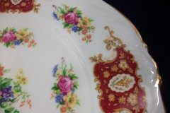 REGENCY FLORAL SPRAYS, MAROON & TAN CARTOUCHE-  DINNER PLATE  10 5/8"   .....   http://jaapiesfinechinastore.com