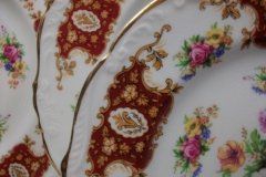 REGENCY FLORAL SPRAYS, MAROON & TAN CARTOUCHE-  DESSERT/ PIE PLATE 7 7/8"   .....   http://jaapiesfinechinastore.com