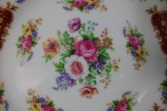 REGENCY FLORAL SPRAYS, MAROON & TAN CARTOUCHE-  DESSERT/ PIE PLATE 7 7/8"   .....   http://jaapiesfinechinastore.com