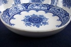 WEDGWOOD QUEEN CHARLOTTE- ROUND SERVING BOWL 8  1/4"     .....   http://jaapiesfinechinastore.com