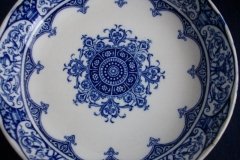 WEDGWOOD QUEEN CHARLOTTE- ROUND SERVING BOWL 8  1/4"     .....   http://jaapiesfinechinastore.com