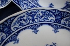 WEDGWOOD QUEEN CHARLOTTE- ROUND SERVING BOWL 8  1/4"     .....   http://jaapiesfinechinastore.com