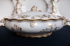 ROYAL CROWN DERBY ROYAL ST JAMES-  COVERED SERVING BOWL   .....   http://jaapiesfinechinastore.com