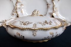 ROYAL CROWN DERBY ROYAL ST JAMES-  COVERED SERVING BOWL   .....   http://jaapiesfinechinastore.com