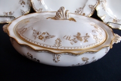 ROYAL CROWN DERBY ROYAL ST JAMES-  COVERED SERVING BOWL   .....   https://www.jaapiesfinechinastore.com