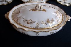 ROYAL CROWN DERBY ROYAL ST JAMES-  COVERED SERVING BOWL   .....   http://jaapiesfinechinastore.com
