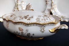 ROYAL CROWN DERBY ROYAL ST JAMES-  COVERED SERVING BOWL   .....   http://jaapiesfinechinastore.com