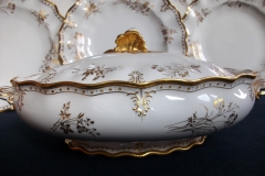 ROYAL CROWN DERBY ROYAL ST JAMES-  COVERED SERVING BOWL   .....   https://www.jaapiesfinechinastore.com