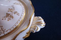 ROYAL CROWN DERBY ROYAL ST JAMES-  COVERED SERVING BOWL   .....   https://www.jaapiesfinechinastore.com