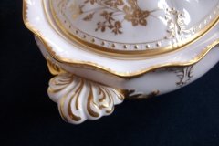 ROYAL CROWN DERBY ROYAL ST JAMES-  COVERED SERVING BOWL   .....   http://jaapiesfinechinastore.com