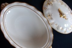 ROYAL CROWN DERBY ROYAL ST JAMES-  COVERED SERVING BOWL   .....   http://jaapiesfinechinastore.com