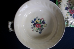 ROYAL DOULTON THE VERNON GREEN-  COVERED SERVING BOWL   .....   https://www.jaapiesfinechinastore.com