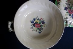 ROYAL DOULTON THE VERNON GREEN-  COVERED SERVING BOWL   .....   http://jaapiesfinechinastore.com