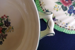 ROYAL DOULTON THE VERNON GREEN-  COVERED SERVING BOWL   .....   https://www.jaapiesfinechinastore.com