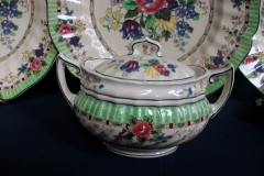 ROYAL DOULTON THE VERNON GREEN-  COVERED SUGAR BOWL   .....   https://www.jaapiesfinechinastore.com