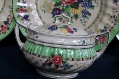 ROYAL DOULTON THE VERNON GREEN-  COVERED SUGAR BOWL   .....   http://jaapiesfinechinastore.com