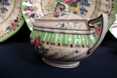 ROYAL DOULTON THE VERNON GREEN-  COVERED SUGAR BOWL   .....   https://www.jaapiesfinechinastore.com