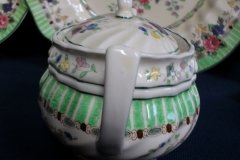 ROYAL DOULTON THE VERNON GREEN-  COVERED SUGAR BOWL   .....   http://jaapiesfinechinastore.com