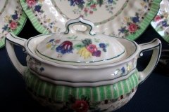 ROYAL DOULTON THE VERNON GREEN-  COVERED SUGAR BOWL   .....   http://jaapiesfinechinastore.com