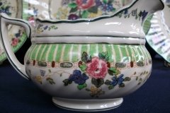 ROYAL DOULTON THE VERNON GREEN-  CREAMER   .....   http://jaapiesfinechinastore.com