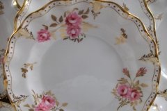 ROYAL CROWN DERBY ROYAL PINXTON ROSES A1155 -  SALAD PLATE    .....   http://jaapiesfinechinastore.com