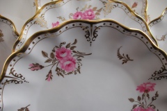 ROYAL CROWN DERBY ROYAL PINXTON ROSES A1155 -  CAKE SERVING PLATE   .....   https://www.jaapiesfinechinastore.com