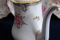 ROYAL CROWN DERBY ROYAL PINXTON ROSES A1155 -  COFFEE POT & LID    5 CUPPER  .....   https://www.jaapiesfinechinastore.com