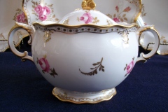 ROYAL CROWN DERBY ROYAL PINXTON ROSES A1155 -  COVERED SUGAR BOWL  .....   https://www.jaapiesfinechinastore.com