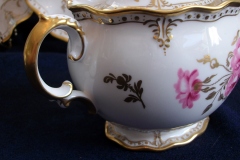 ROYAL CROWN DERBY ROYAL PINXTON ROSES A1155 -  COVERED SUGAR BOWL  .....   https://www.jaapiesfinechinastore.com