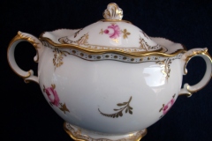 ROYAL CROWN DERBY ROYAL PINXTON ROSES A1155 -  COVERED SUGAR BOWL  .....   https://www.jaapiesfinechinastore.com