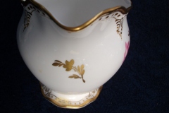 ROYAL CROWN DERBY ROYAL PINXTON ROSES A1155 -  CREAMER  10oz   .....   https://www.jaapiesfinechinastore.com