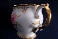 ROYAL CROWN DERBY ROYAL PINXTON ROSES A1155 -  CREAMER  10oz   .....   http://jaapiesfinechinastore.com