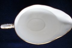 ROYAL CROWN DERBY ROYAL PINXTON ROSES A1155 -  CREAMER  10oz   .....   http://jaapiesfinechinastore.com