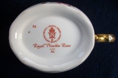 ROYAL CROWN DERBY ROYAL PINXTON ROSES A1155 -  CREAMER  10oz   .....   http://jaapiesfinechinastore.com